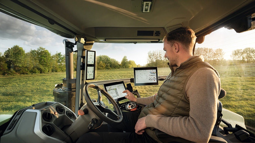 Kyllä Claasin ohjaamossa on mukavaa. Varsinkin Axion 9 Cmaticinin ohjaamossa.