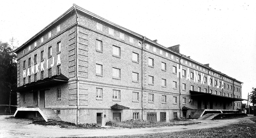 Malmin rehusekoittamo SOK:n vanhassa tiilisessä varastossa