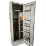 Asekaappi Suomi R16 tilanjakajalla valkoinen