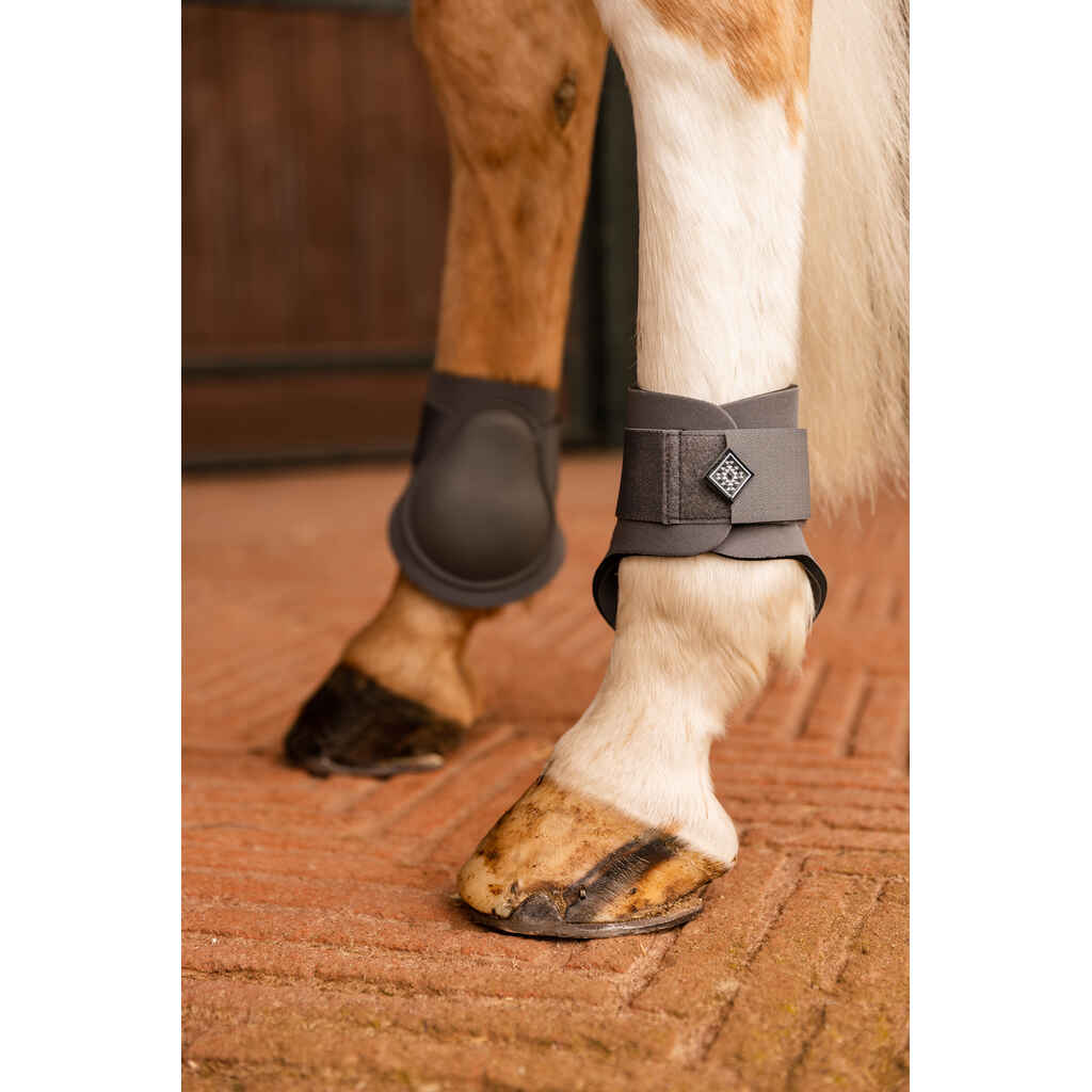 Horze Chicago hivutussuojat musta cob