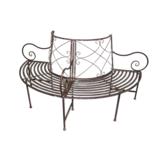 Puutarhan kaareva penkki