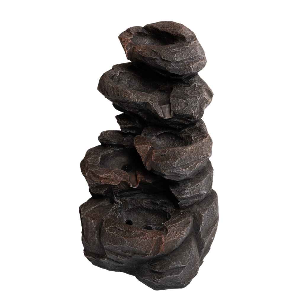 Pieni suihkulähde putous pihaan ja puutarhaan