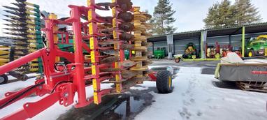 VÄDERSTAD CARRIER XT 425