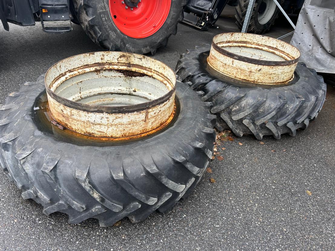 Levikepyörät 20.8-42