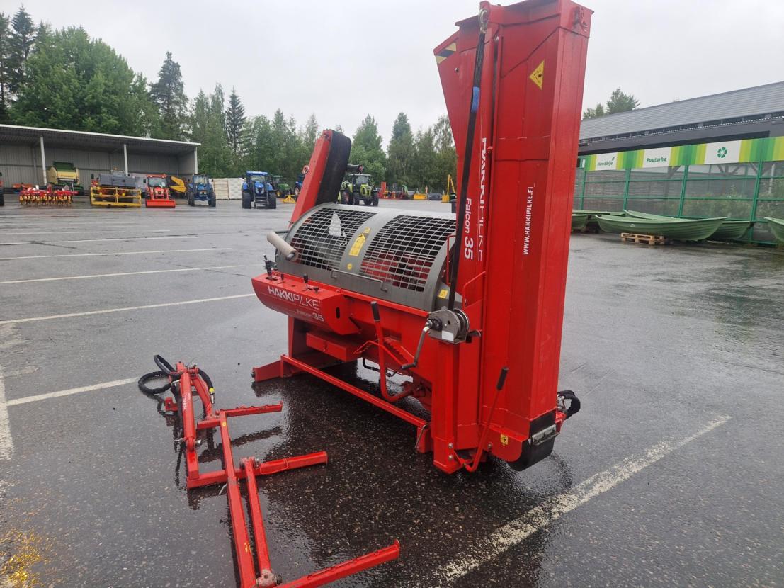 Hakki 35 Falcon Puunnostimella