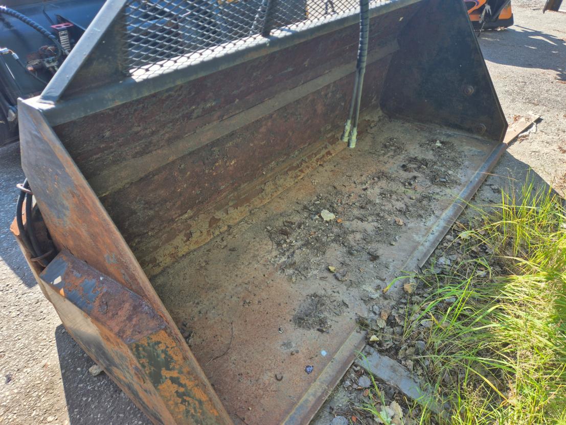 Traktorivarusteet Kärkikippaava Kauha