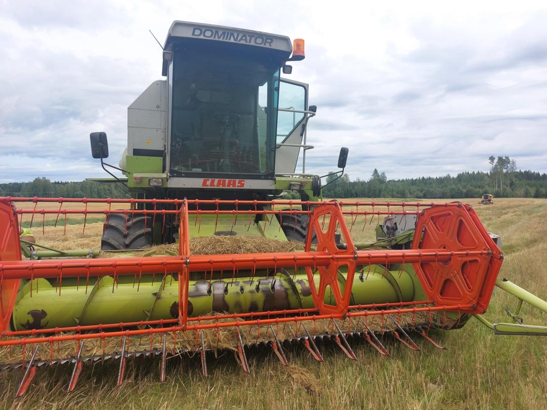 Claas Dominator 140