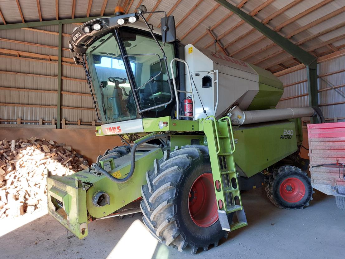 Claas Avero 240