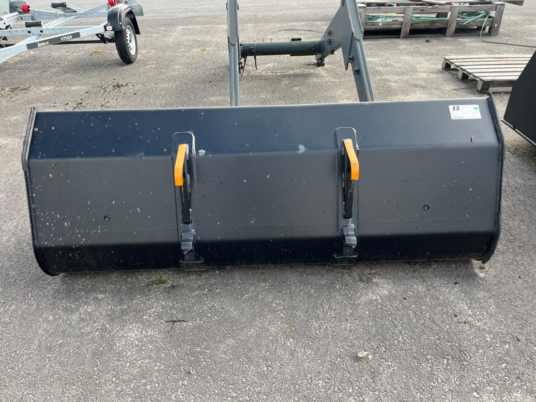 Traktorivarusteet Yleiskauha Gm 215