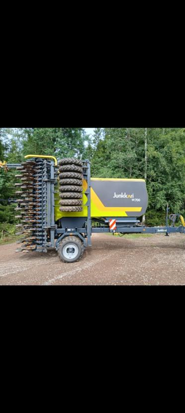 Junkkari W700