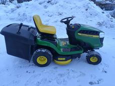 JOHN DEERE X 146 R